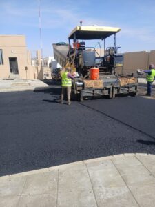 تنفيذ أعمال الطرق كاملة وفق أعلى المعايير الهندسية لضمان الجودة والاستدامة