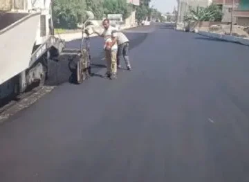 ما الفرق بين رصف الطرق وسفلتة الطرق؟ دليل شامل لفهم مراحل تنفيذ الطرق